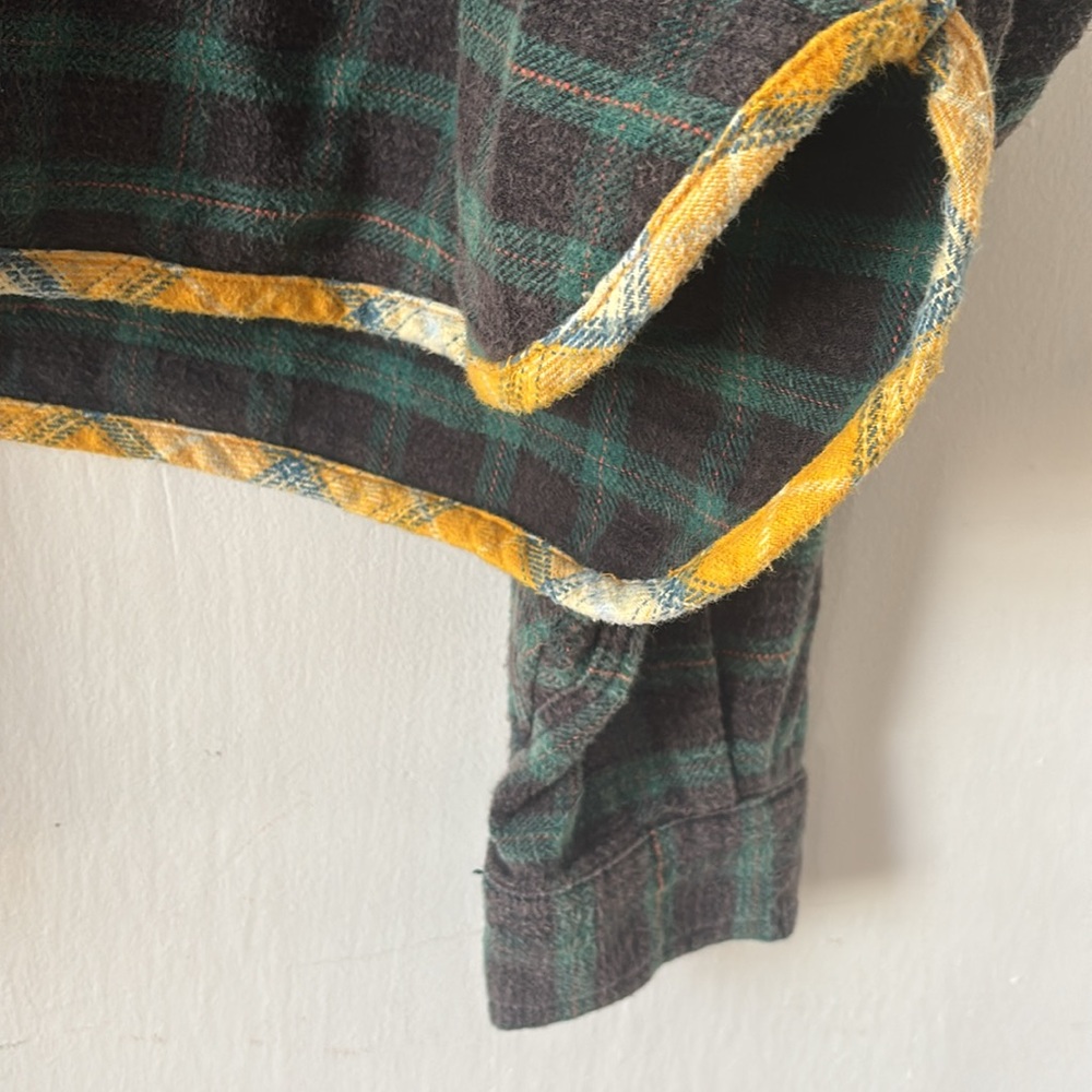 BDG Green and Black Plaid Cropped Shirt - Picture 6 of 10